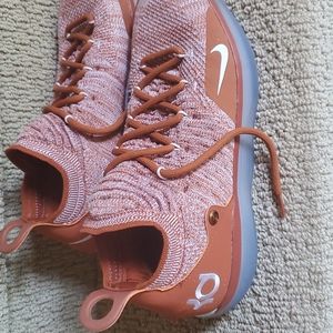 Men's Kevin Durant Longhorn Tennis 11.5 shoes